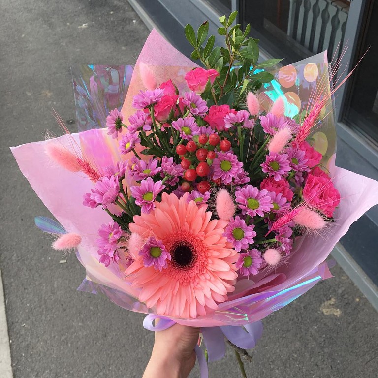 Букет цветов из: Розы, Герберы и Хризантемы в Высоком Краснодарский край