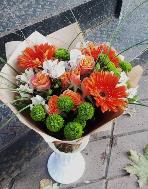 Букет цветов из: Герберы, Хризантемы, Альстромерии и Розы в Высоком Краснодарский край