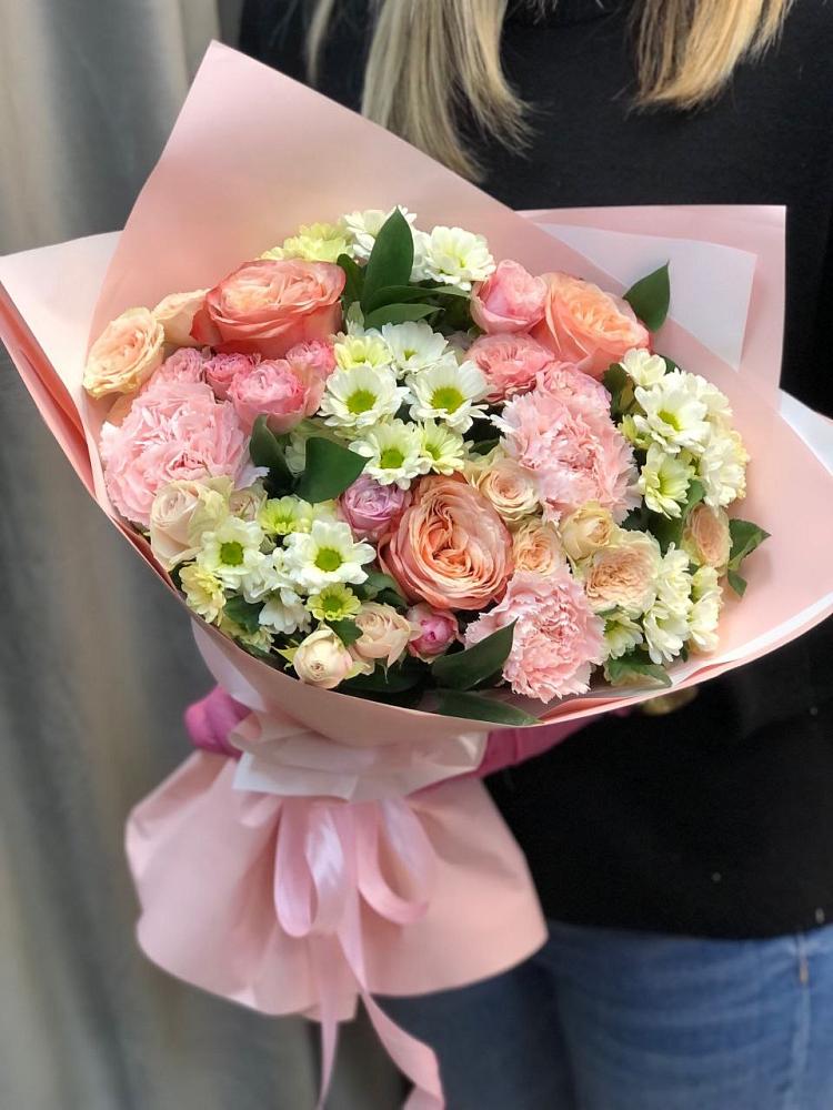 Букет цветов из: Гвоздики, Розы и Хризантемы в Высоком Краснодарский край