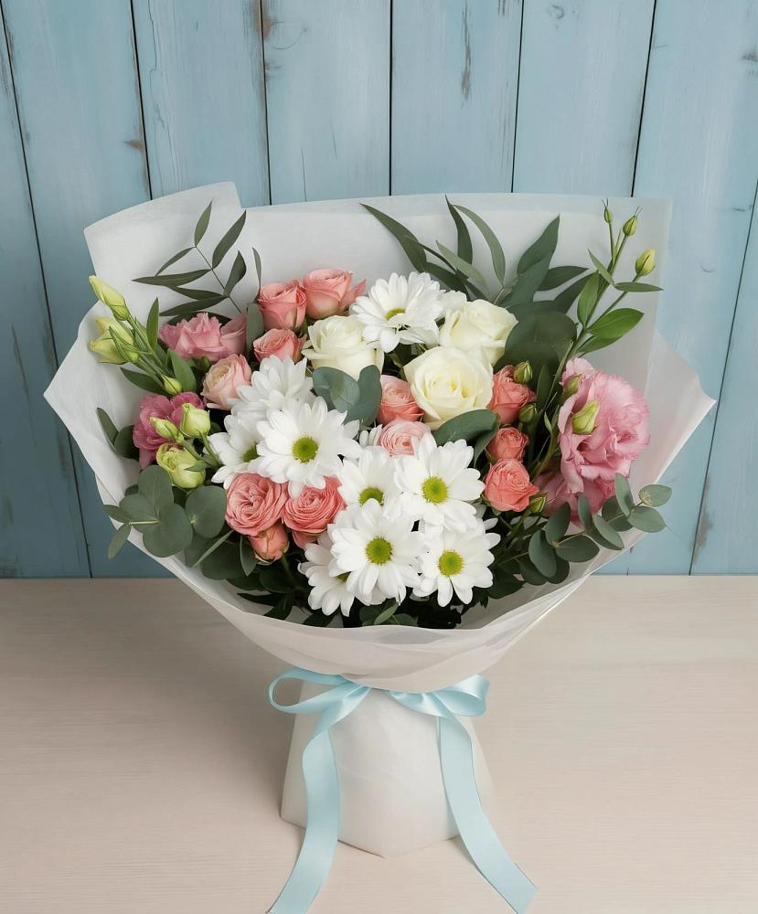 Букет цветов из: Розы, Лизиантусы и Хризантемы в Высоком Краснодарский край