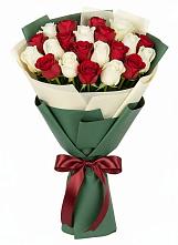 Букет Микс из красных и белых роз в Высоком Краснодарский край