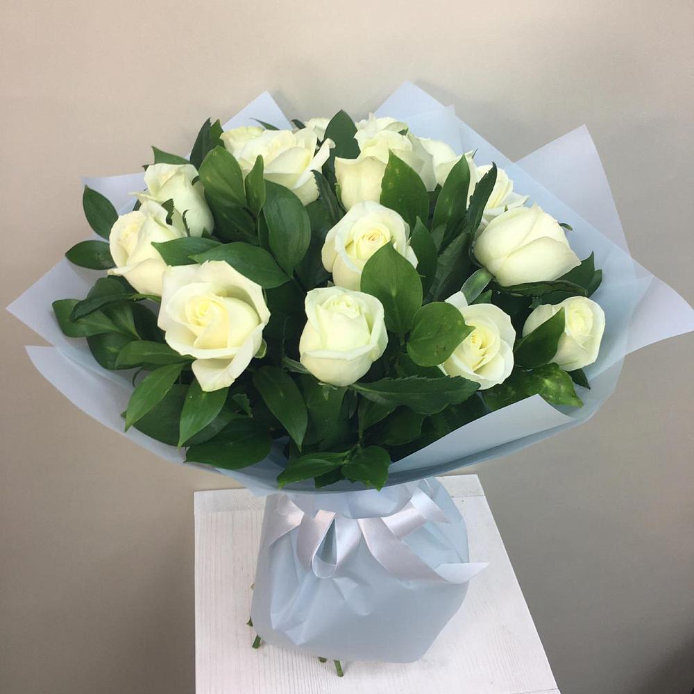Букет 15 Белых роз Проуд в Высоком Краснодарский край