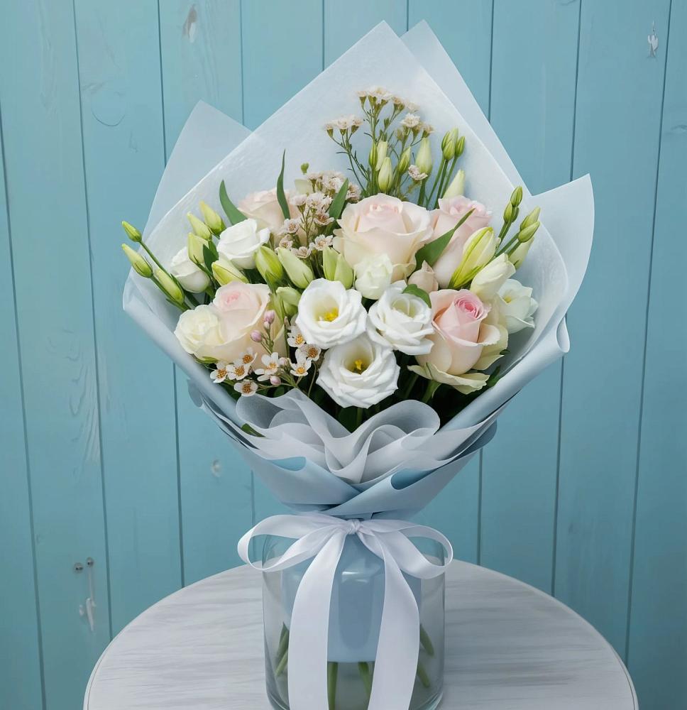 Букет цветов из: Розы и Лизиантусы в Высоком Краснодарский край