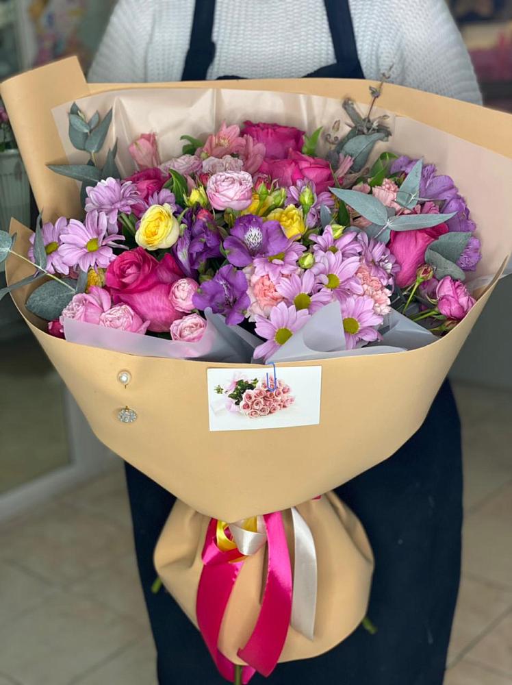 Букет цветов из: Хризантемы, Гвоздики и Альстромерии в Высоком Краснодарский край