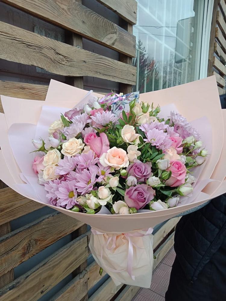 Букет цветов из: Розы и Хризантемы в Высоком Краснодарский край