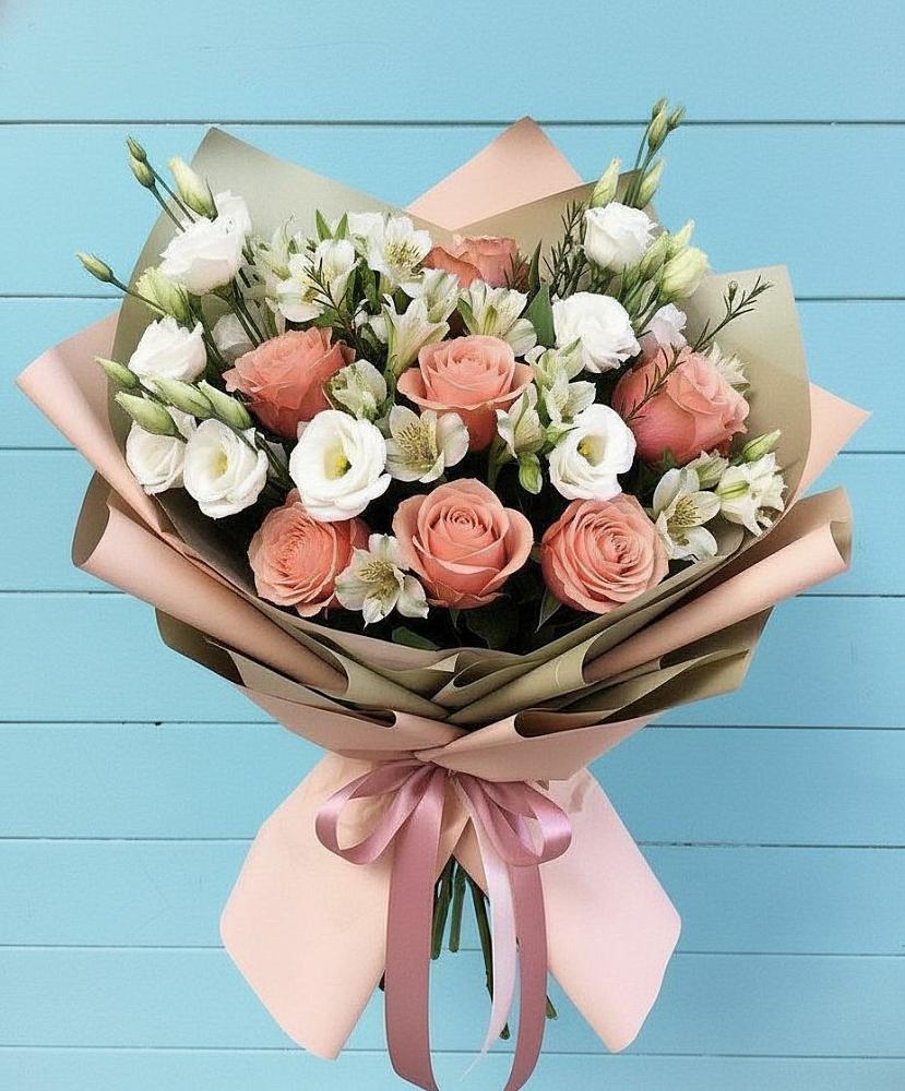 Букет цветов из: Розы, Альстромерии и Лизиантусы в Высоком Краснодарский край