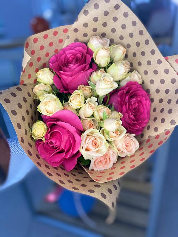 Букет цветов из: Розы в Высоком Краснодарский край