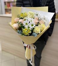 Букет цветов из:  Альстромерии, Розы и Хризантемы в Высоком Краснодарский край