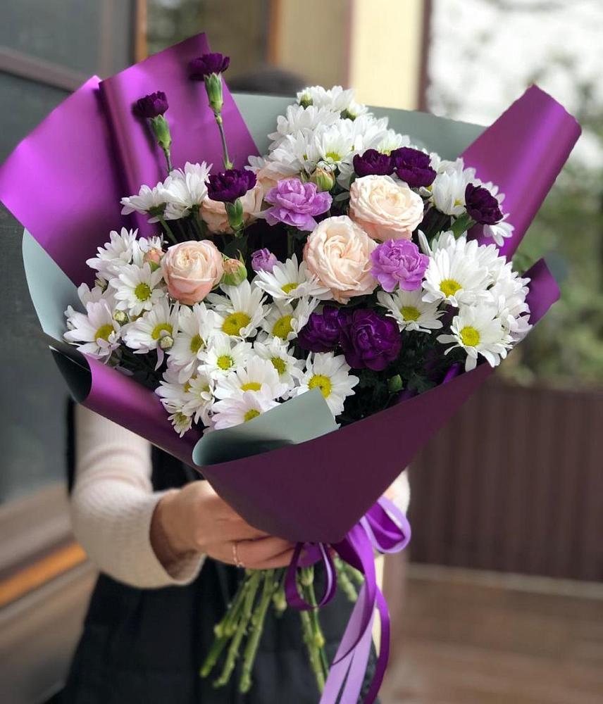 Букет цветов из: Хризантемы, Гвоздики и Розы в Высоком Краснодарский край