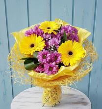 Букет цветов из:  Хризантемы и Герберы в Высоком Краснодарский край
