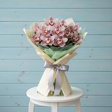 Букет цветов из:  Орхидеи и Розы в Высоком Краснодарский край