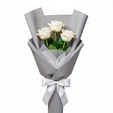Букет 3 белые розы в Высоком Краснодарский край