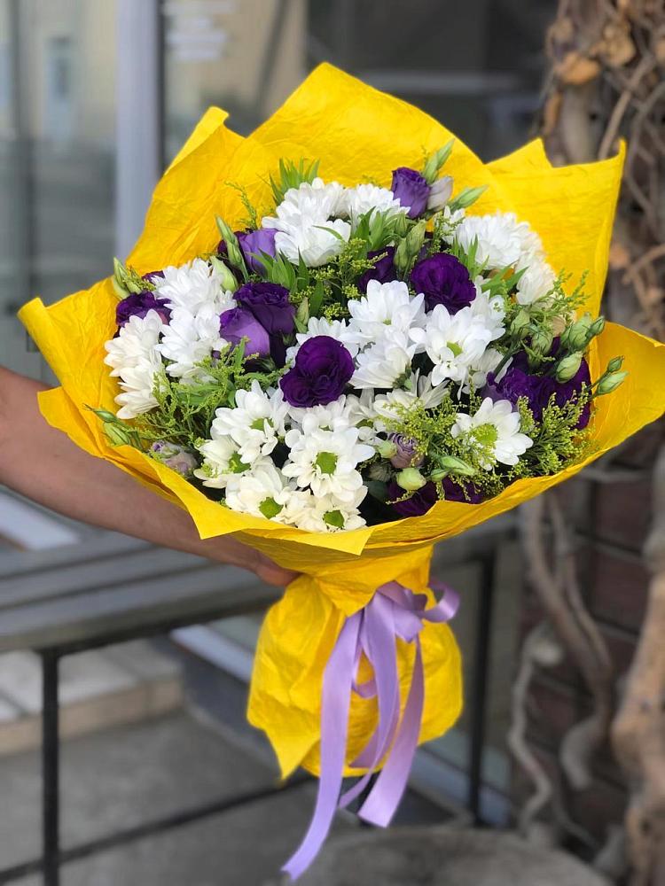 Букет цветов из: Ирисы, Хризантемы и Ромашки в Высоком Краснодарский край