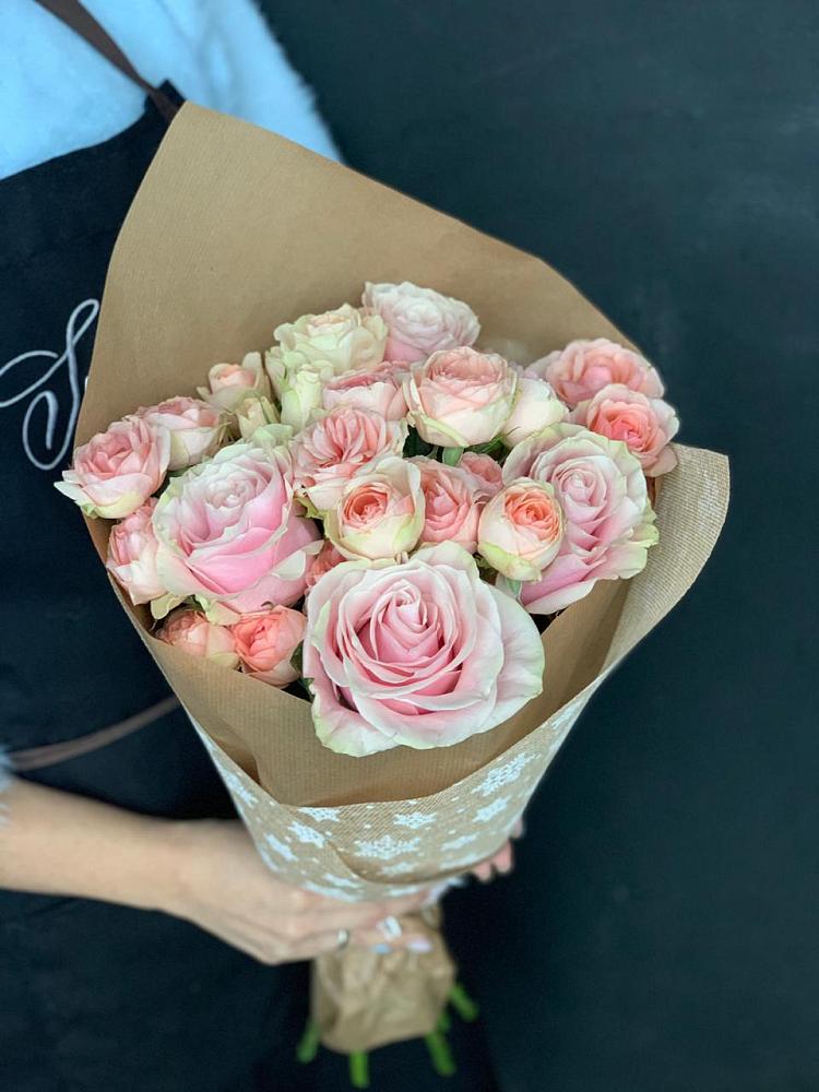 Букет цветов из: Хризантемы и Розы в Высоком Краснодарский край