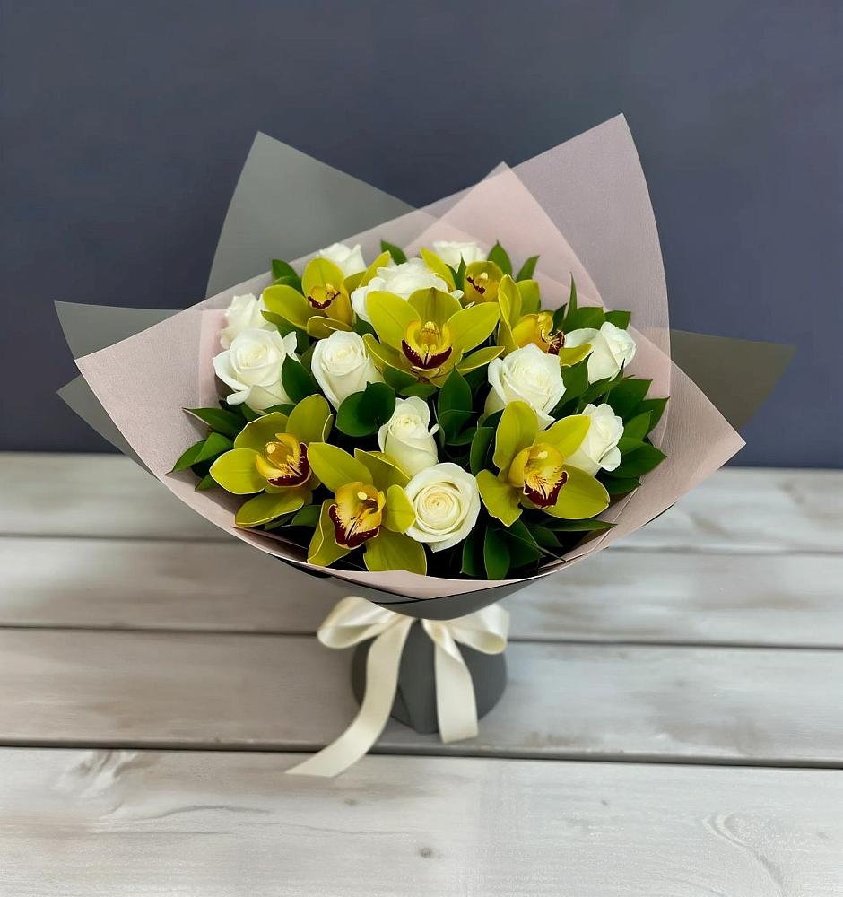 Букет цветов из: Орхидеи и Розы в Высоком Краснодарский край