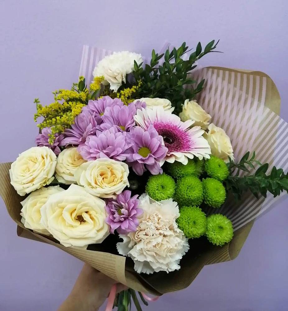 Букет цветов из: Хризантемы, Розы, Гвоздики и Герберы в Высоком Краснодарский край