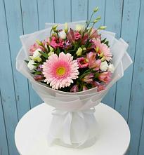 Букет цветов из:  Герберы, Альстромерии и Лизиантусы #REPLACE_PRED# Высоком Краснодарский край