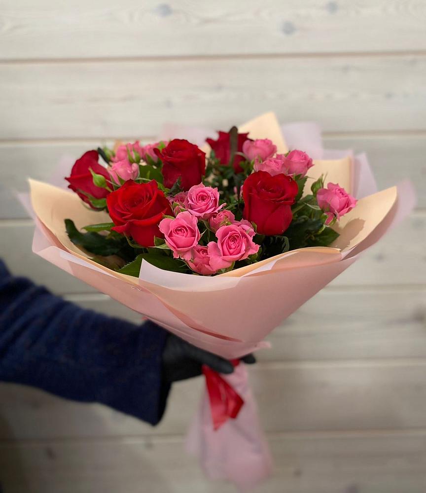 Букет цветов из: Розы в Высоком Краснодарский край