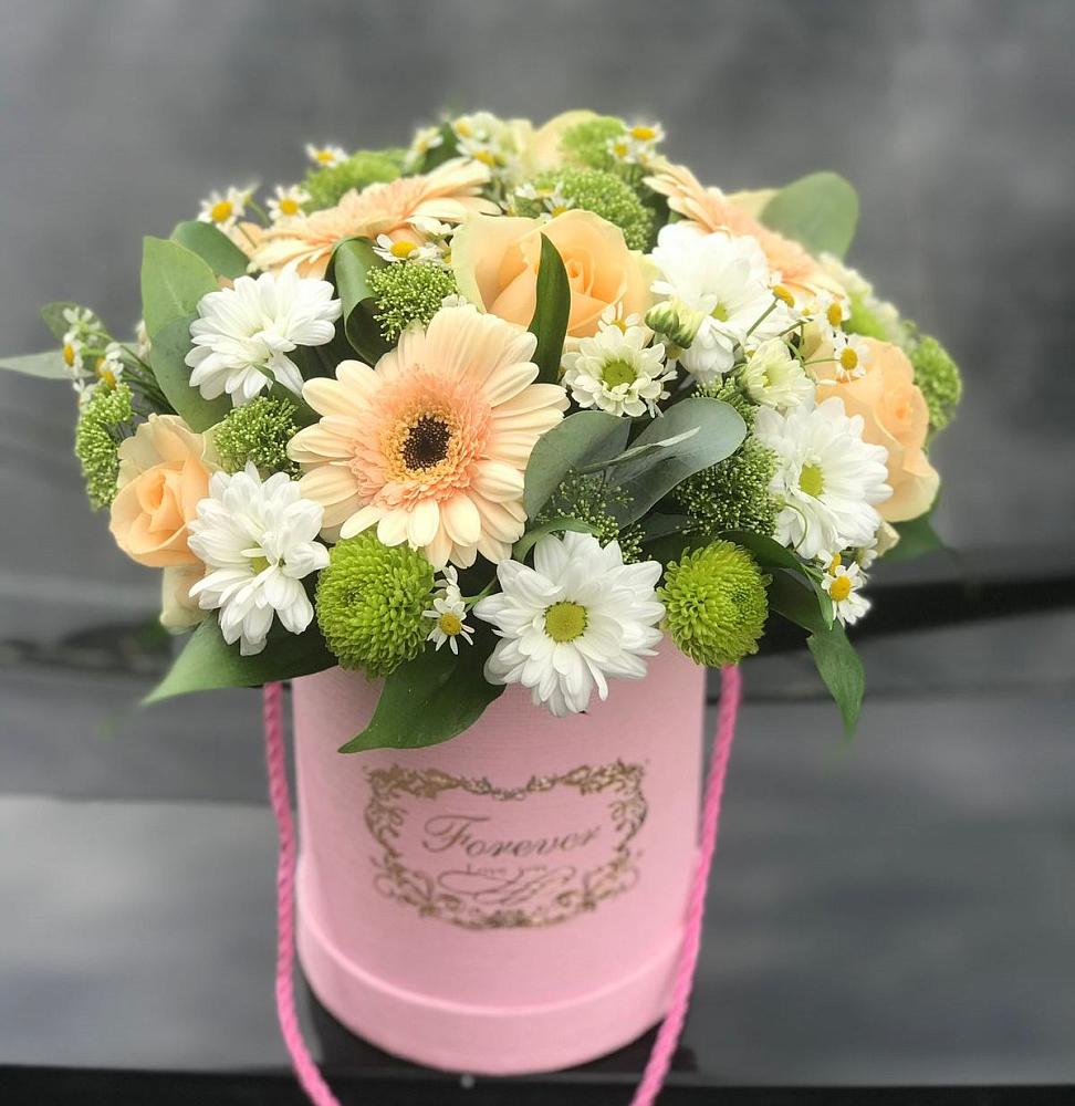 Цветочная композиция из Розы, Герберы и Хризантемы в шляпной коробке в Высоком Краснодарский край