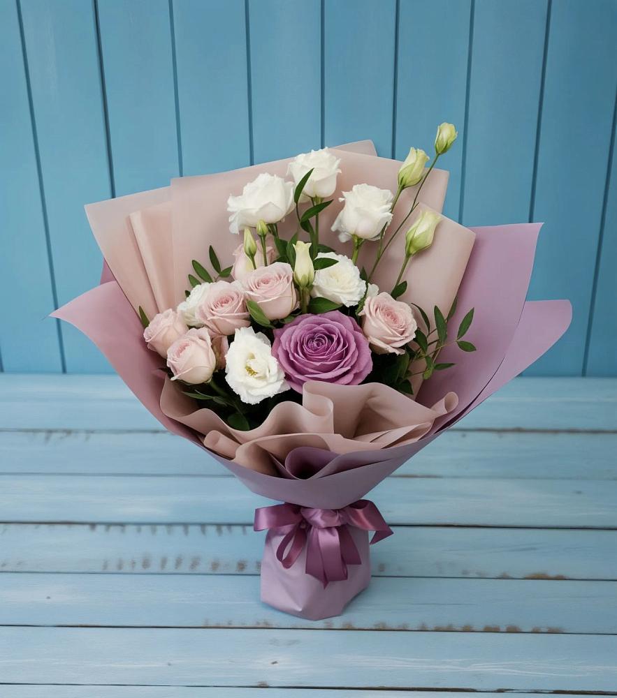 Букет цветов из: Розы и Лизиантусы в Высоком Краснодарский край