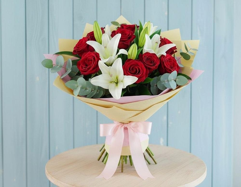 Букет цветов из: Лилии и Розы в Высоком Краснодарский край